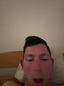 hadrie69 online show from April 21, 2026, 9:28 pm