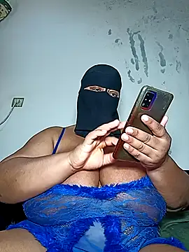 Snapshot of Loly_mor26 chatting on May 16, 2026, 10:47 am Loly mor26 online show from May 16, 2026, 10:47 am