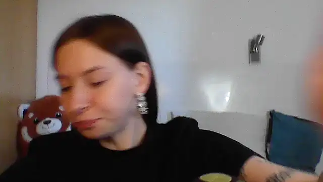 Snapshot of JuicyErika chatting on April 30, 2026, 6:14 pm JuicyErika online show from April 30, 2026, 6:14 pm