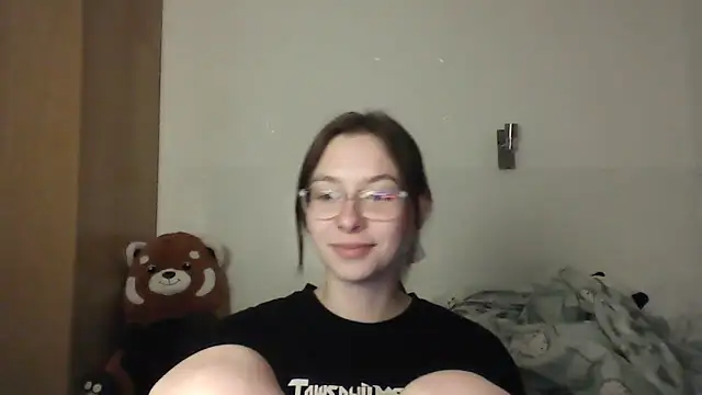 Snapshot of JuicyErika chatting on May 22, 2026, 10:37 pm JuicyErika online show from May 22, 2026, 10:37 pm
