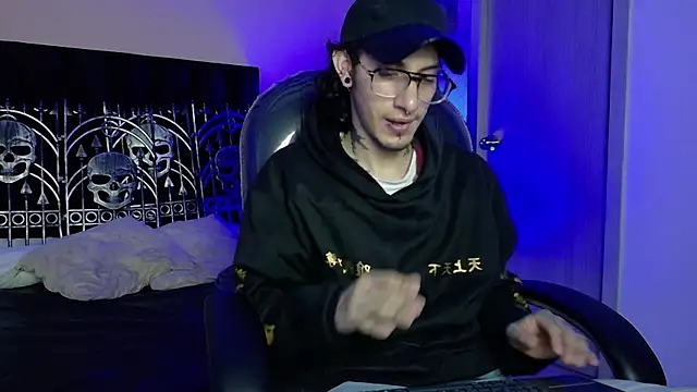 Vergil Noir  online show from June 6, 2026, 5:01 am