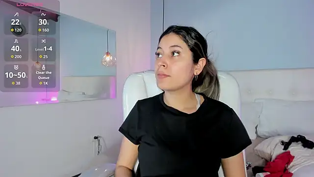 Snapshot of Alessia_blaze chatting on May 10, 2026, 5:23 am Alessia blaze online show from May 10, 2026, 5:23 am