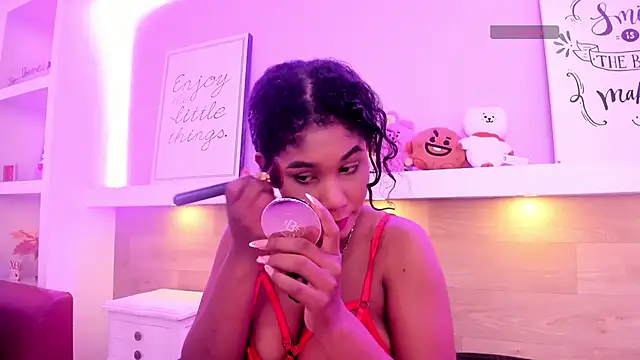 AlissonJamess online show from May 20, 2026, 2:01 pm