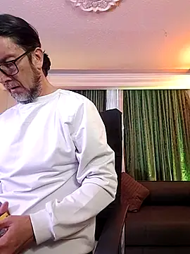 DaddyLolii online show from July 28, 2026, 11:04 pm