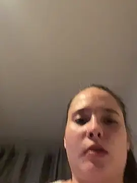 Poppylooloo online show from April 24, 2026, 8:00 pm