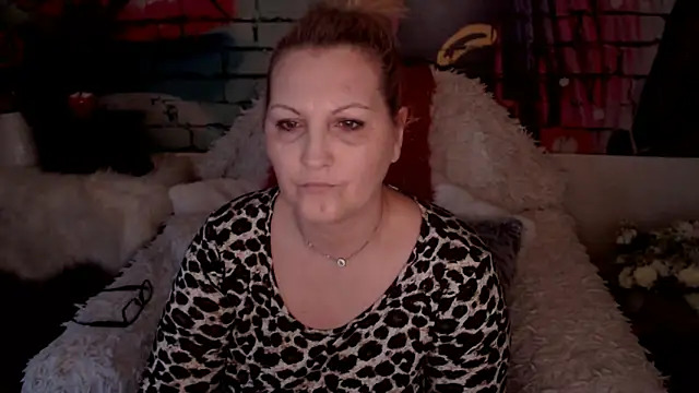 Divineblond online show from March 6, 2025, 8:30 am