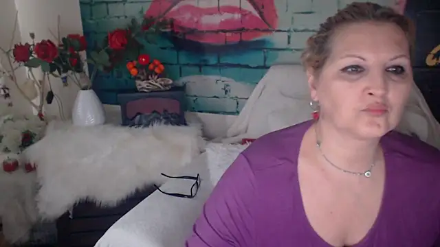 Divineblond online show from March 11, 2025, 11:55 am