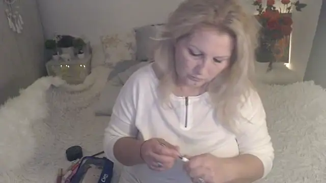 Divineblond online show from February 23, 2026, 10:40 pm