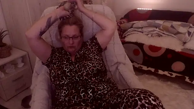 Divineblond online show from March 21, 2026, 10:02 pm