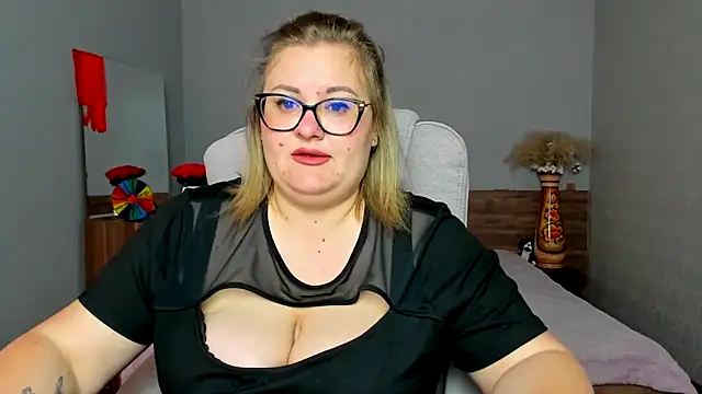 IrenRori online show from May 15, 2026, 6:42 am