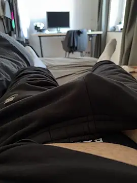 alwayshorny21 online show from April 23, 2026, 4:20 pm