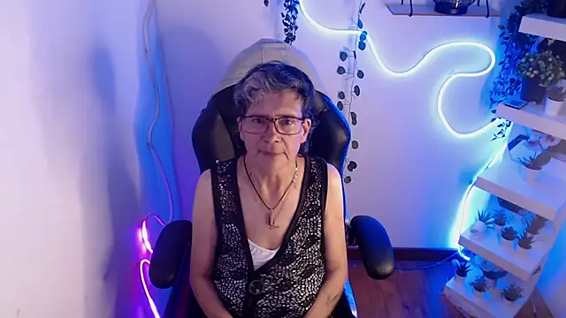 Snapshot of selena_ferreira chatting on June 16, 2026, 6:43 pm selena ferreira online show from June 16, 2026, 6:43 pm