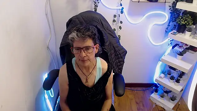 Snapshot of selena_ferreira chatting on June 17, 2026, 6:53 pm selena ferreira online show from June 17, 2026, 6:53 pm