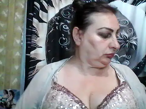 Snapshot of LoaqLovew chatting on June 20, 2026, 11:02 am LoaqLovew online show from June 20, 2026, 11:02 am