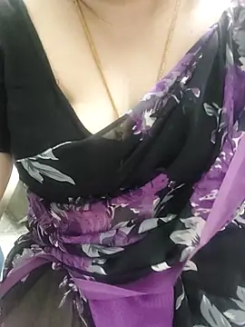 Snapshot of Call_Honey chatting on July 8, 2026, 5:39 pm Call Honey online show from July 8, 2026, 5:39 pm