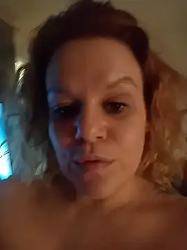 Maryquenn online show from May 22, 2026, 9:42 pm