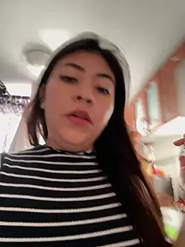 Snapshot of Angyy_X chatting on June 16, 2026, 4:42 pm Angyy X online show from June 16, 2026, 4:42 pm