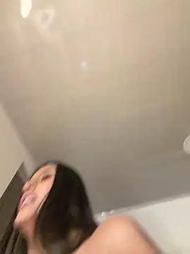 Snapshot of isaa_001 chatting on June 17, 2026, 2:14 am isaa 001 online show from June 17, 2026, 2:14 am