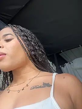 Snapshot of EmmaExoticaXXX chatting on July 7, 2026, 9:19 pm EmmaExoticaXXX online show from July 7, 2026, 9:19 pm