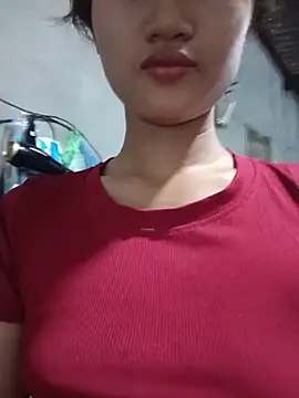 Snapshot of Rosie_LoveUU chatting on May 18, 2026, 10:37 pm Rosie LoveUU online show from May 18, 2026, 10:37 pm
