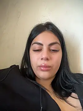 Snapshot of LilyLovell chatting on April 28, 2026, 11:37 am LilyLovell online show from April 28, 2026, 11:37 am