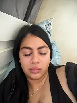 Snapshot of LilyLovell chatting on May 10, 2026, 9:25 am LilyLovell online show from May 10, 2026, 9:25 am