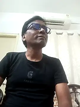 VENOM QUEEN online show from May 5, 2026, 1:52 pm