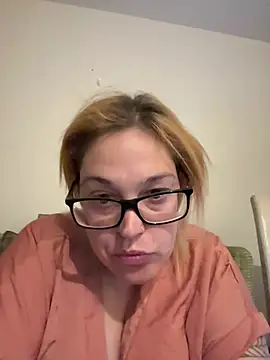 Snapshot of SecretRavenXO chatting on May 16, 2026, 1:13 am SecretRavenXO online show from May 16, 2026, 1:13 am