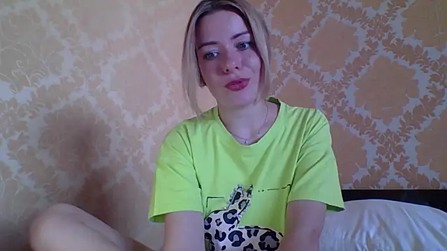 Snapshot of Softy_Aura_ chatting on June 30, 2026, 1:23 pm Softy Aura online show from June 30, 2026, 1:23 pm