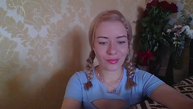 Snapshot of Softy_Aura_ chatting on July 6, 2026, 10:56 am Softy Aura online show from July 6, 2026, 10:56 am