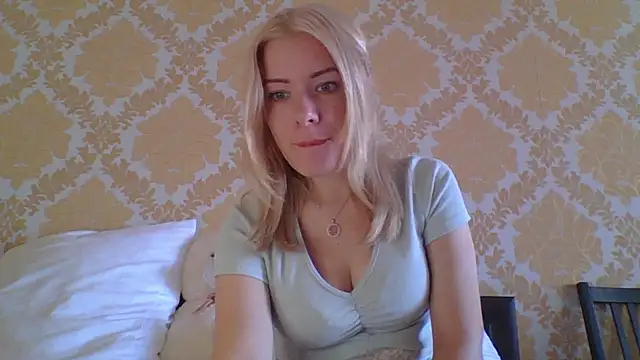 Snapshot of Softy_Aura_ chatting on July 28, 2026, 9:48 am Softy Aura online show from July 28, 2026, 9:48 am