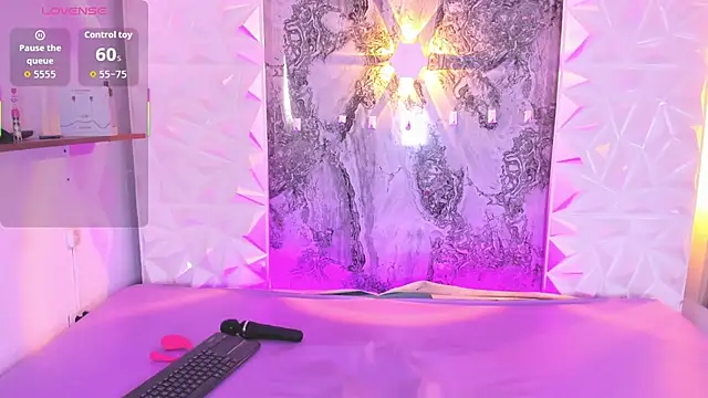 Snapshot of Playful_Violet chatting on June 6, 2026, 1:38 pm Playful Violet online show from June 6, 2026, 1:38 pm