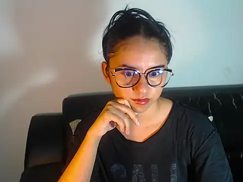 Snapshot of BellaLuxxs chatting on May 30, 2026, 10:51 pm BellaLuxxs online show from May 30, 2026, 10:51 pm