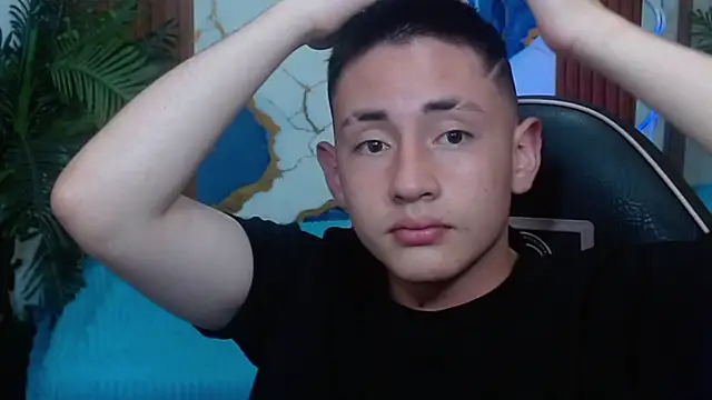 Snapshot of Andres_Tay chatting on April 25, 2026, 2:25 am Andres Tay online show from April 25, 2026, 2:25 am