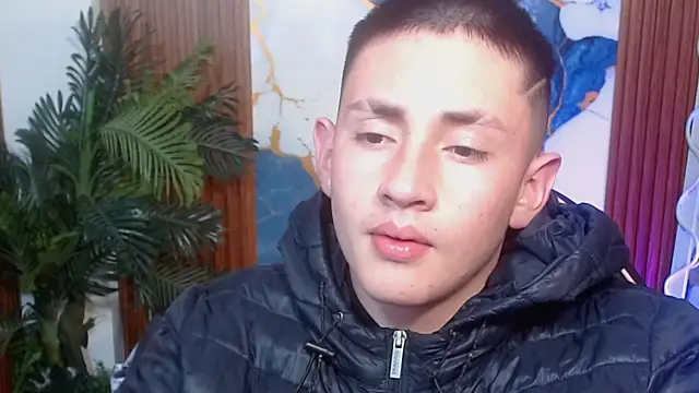 Snapshot of Andres_Tay chatting on April 27, 2026, 2:42 am Andres Tay online show from April 27, 2026, 2:42 am