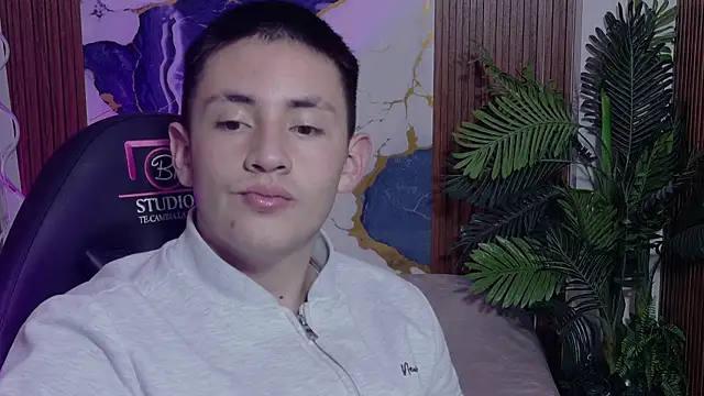 Snapshot of Andres_Tay chatting on May 25, 2026, 2:17 am Andres Tay online show from May 25, 2026, 2:17 am