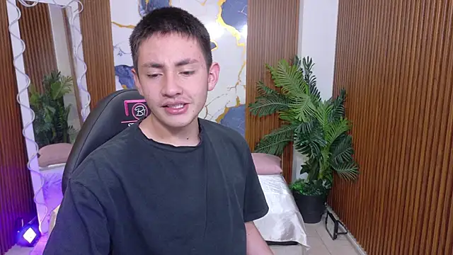 Snapshot of Andres_Tay chatting on June 5, 2026, 2:29 am Andres Tay online show from June 5, 2026, 2:29 am