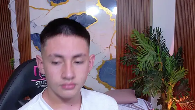 Snapshot of Andres_Tay chatting on June 6, 2026, 2:38 am Andres Tay online show from June 6, 2026, 2:38 am