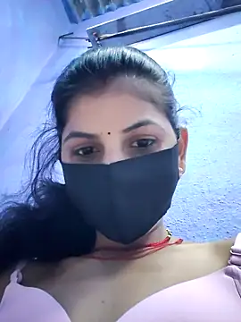 RUHI 1143 online show from May 3, 2026, 12:33 pm