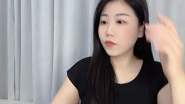 F-Yuwei online show from April 28, 2026, 1:05 pm