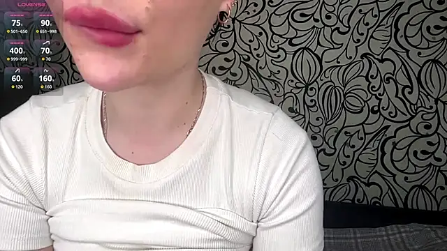 CrystalMuze online show from June 15, 2026, 1:46 pm