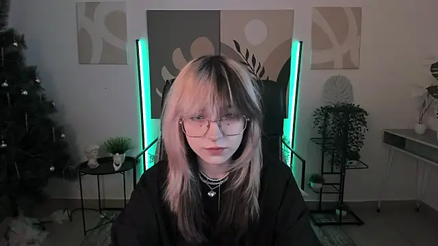 NyxCalderra online show from May 7, 2026, 4:40 am