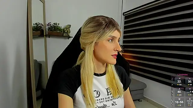 Snapshot of Jessica_lisbon chatting on May 14, 2026, 8:37 pm Jessica lisbon online show from May 14, 2026, 8:37 pm