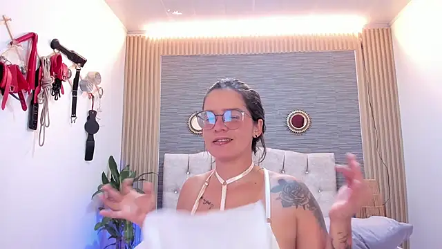 SamyandAllison online show from July 10, 2026, 9:06 pm