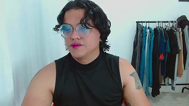 Snapshot of Diane_exotic chatting on June 1, 2026, 12:12 am Diane exotic online show from June 1, 2026, 12:12 am
