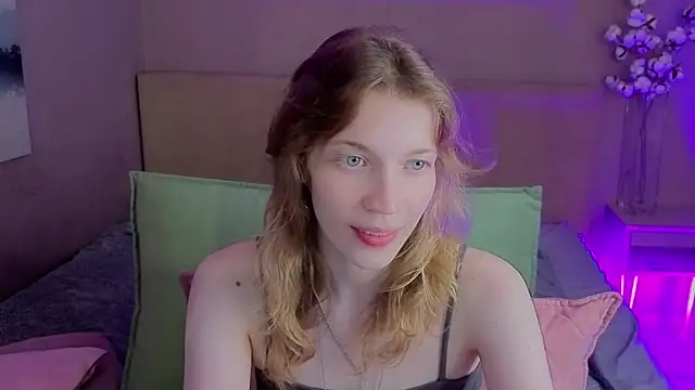 Snapshot of Emily_Cartex chatting on July 18, 2026, 5:22 am Emily Cartex online show from July 18, 2026, 5:22 am