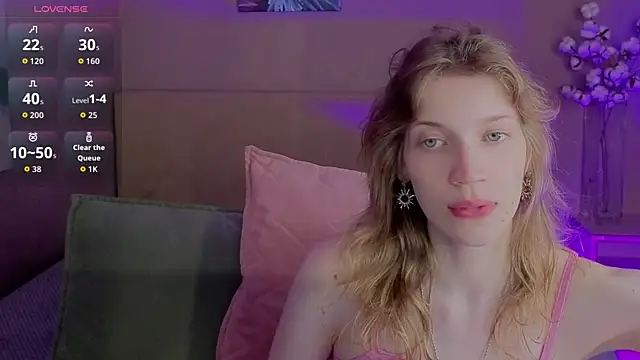 Snapshot of Emily_Cartex chatting on July 19, 2026, 5:33 am Emily Cartex online show from July 19, 2026, 5:33 am