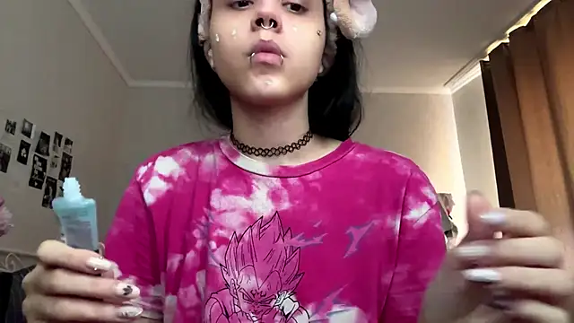 LouisePavlides online show from June 14, 2026, 1:13 pm