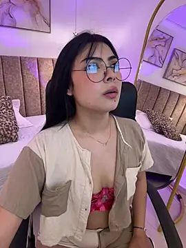 SofiVelvet  online show from May 1, 2026, 6:23 pm