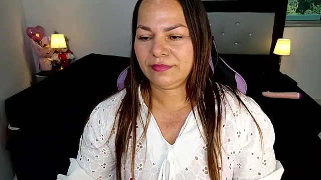 Madame scarlet44 online show from May 1, 2026, 7:29 pm